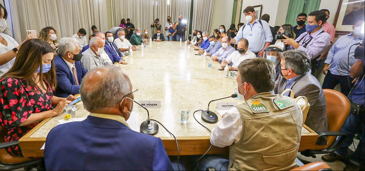 João Roma participa de evento em Teresina