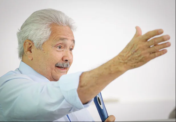Senador Elmano Férrer