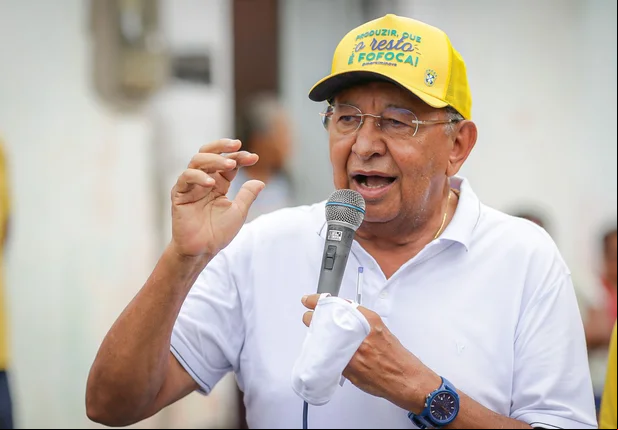 Prefeito Dr. Pessoa entrega asfalto na zona norte de Teresina