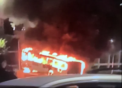 Ônibus incendiado em Brasília