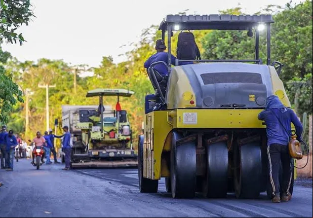 Pavimentação asfáltica de paralelepípedo em diversas vias da zona Rural Leste