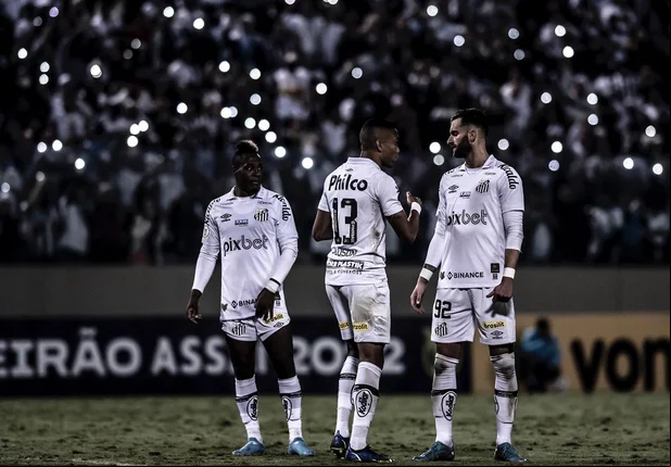 Jhojan Julio, Madson e Léo Baptistão, do Santos