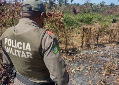 PM no local onde a ossada foi encontrada