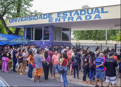 Primeiro de de aplicação do Enem na Universidade Estadual do Piauí