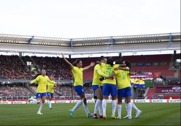 Seleção comemora gol diante da Alemanha