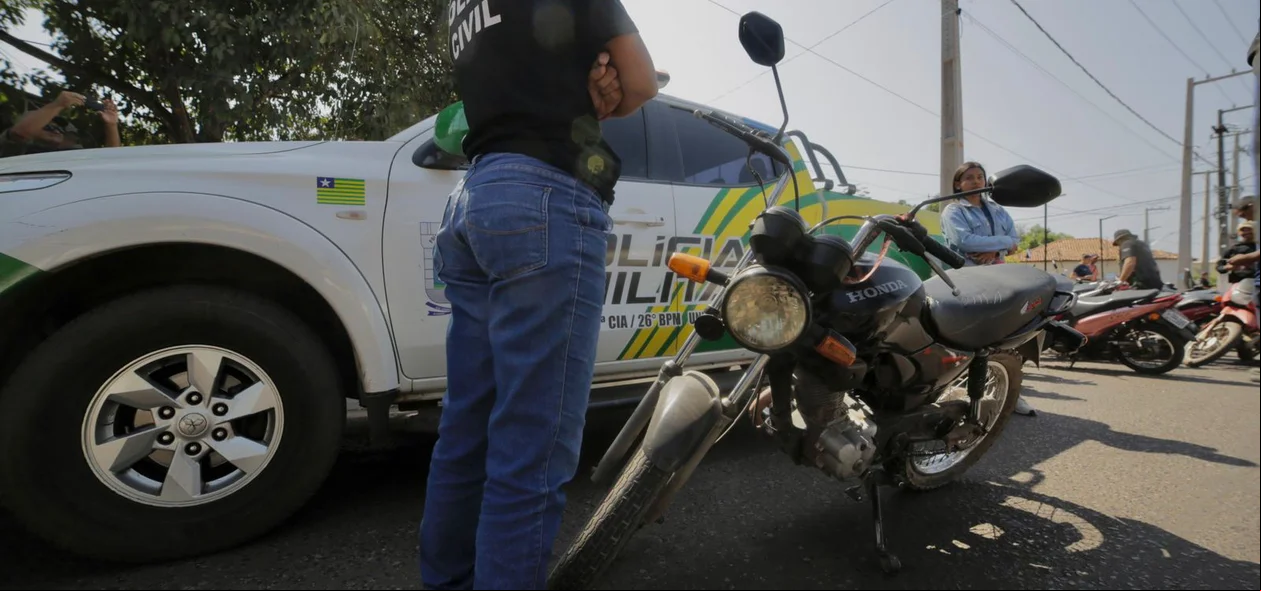 Motocicletas também foram apreendidas durante a operação