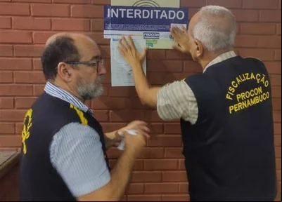 Agentes interditam Parque Mirabilandia em Olinda
