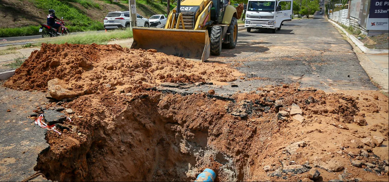 Trecho interditado na avenida Presidente Kennedy