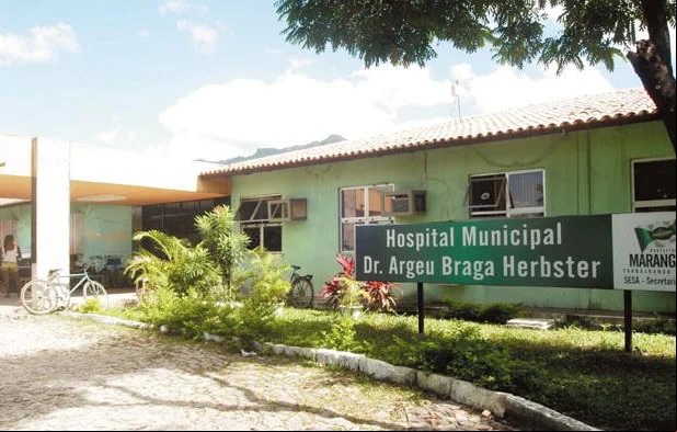 Principio de incêndio em hospital assusta funcionários e pacientes em cidade do Ceará.
