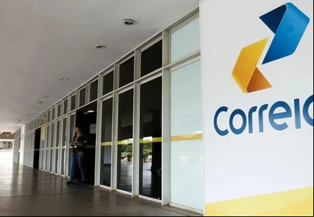 Correios enfrentam crise financeira e falhas operacionais, alerta sindicato