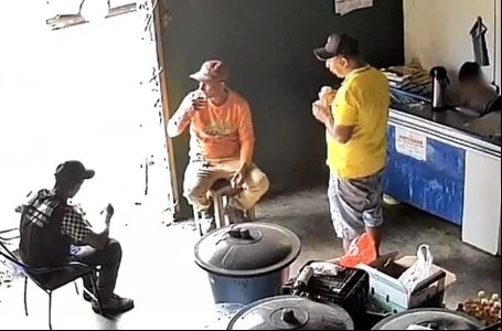 Homem foi morto e outro ficou ferido em comércio na cidade de Avelino Lopes