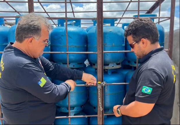 Procon apreendeu 620 botijões armazenados de maneira irregular