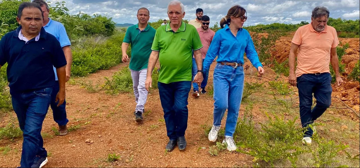 Visita técnica ao local onde funcionará a nova Estação de Tratamento de Esgotos de Esperantina (ETE)