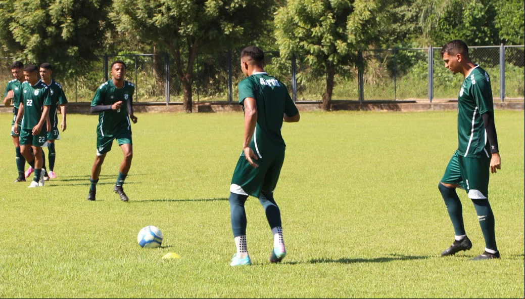 Altos realiza último treino em Teresina antes do duelo contra o Águia de Marabá