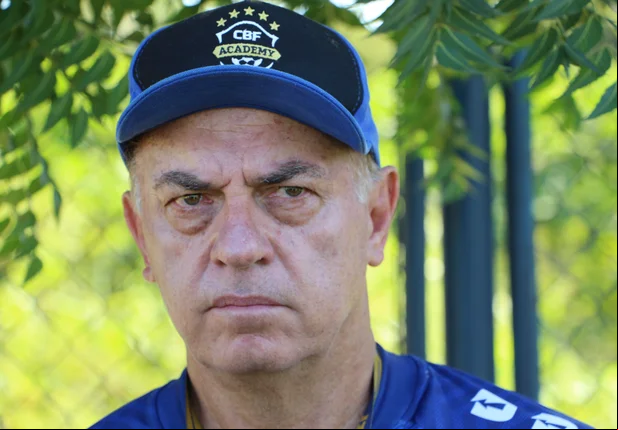 Carlos Rabello, técnico do Altos