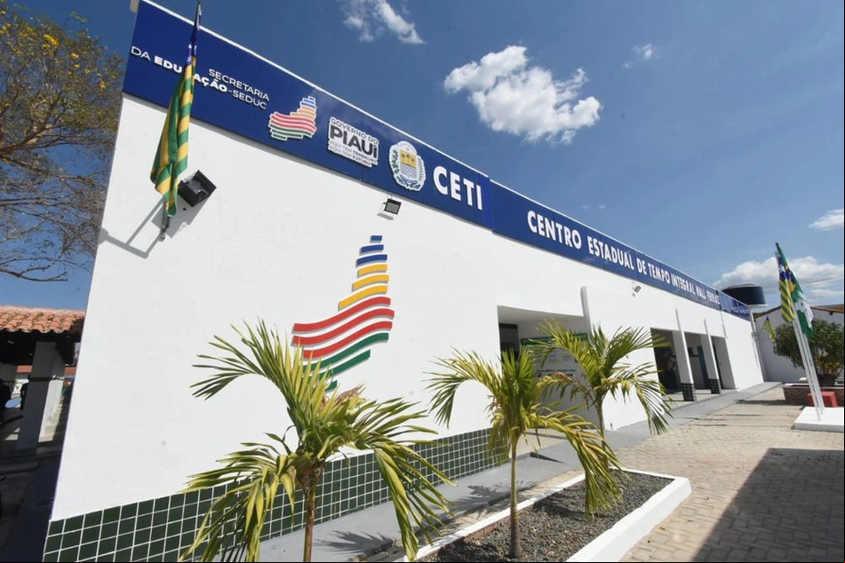 Centro Estadual de Tempo Integral (Ceti) Wall Ferraz