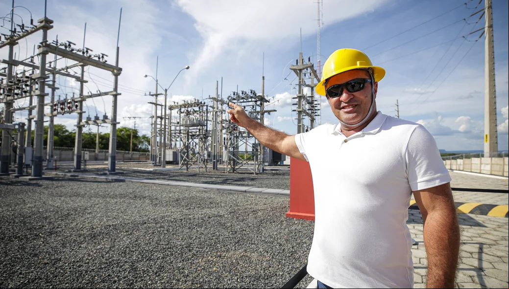 Prefeito comemora ampliação de subestação de energia em Curimatá