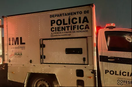 Carro do IML