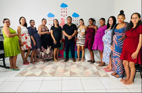 Entrega de enxovais para gestantes de Esperantina