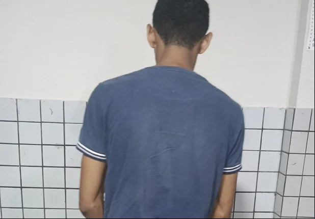 Homem com mandado por roubo é preso após romper tornozeleira em Teresina