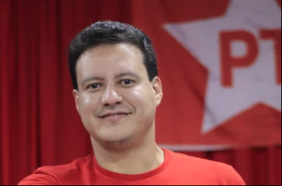 Felipe Camarão é investigado por mensagem contra deputada