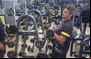 Musculação com máquinas ou com pesos livres: veja a diferença