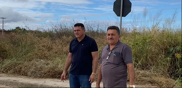 Prefeito acompanha limpeza pública em Caridade do Piauí