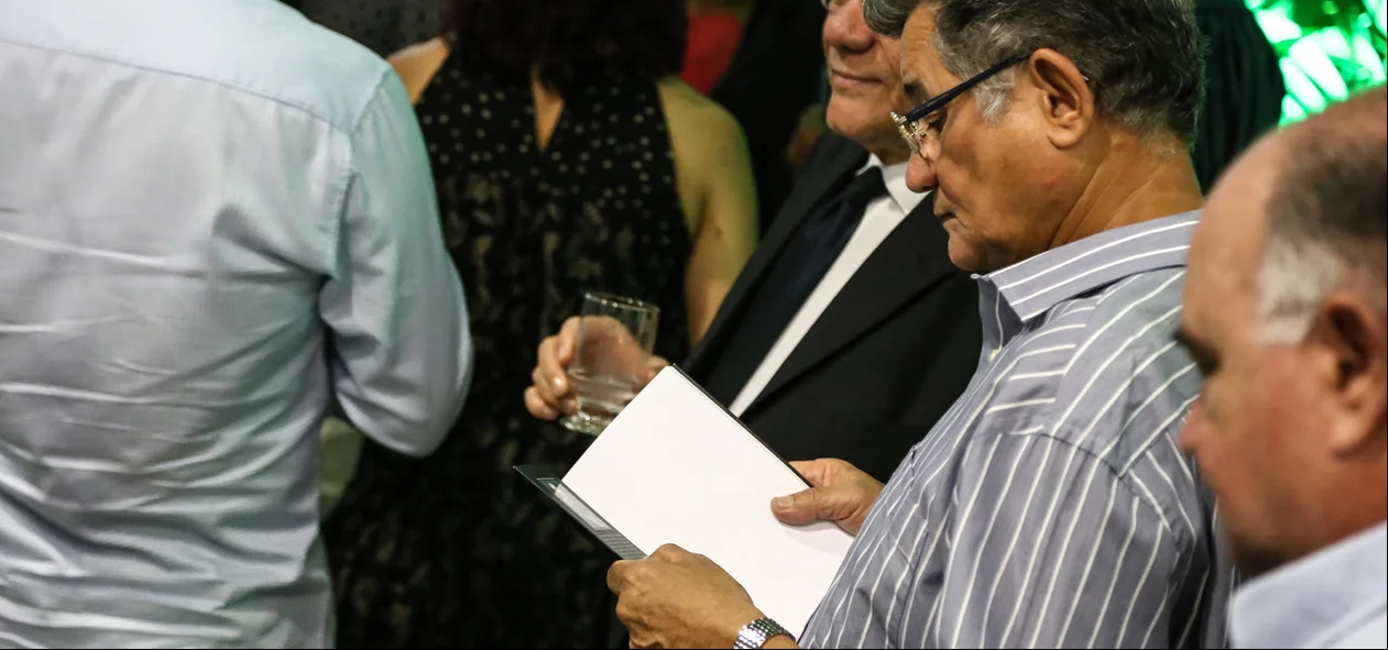 Leitor do Livro A Lei Divina e a Consciência 