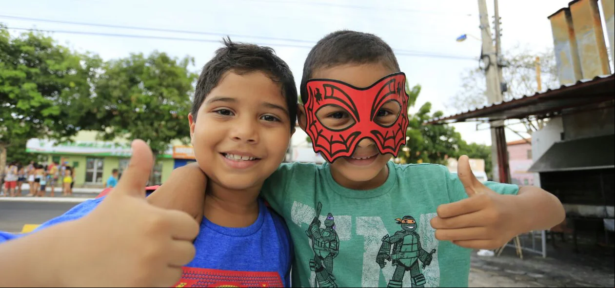 Crianças também se divertem em evento carnavalesco no Dirceu