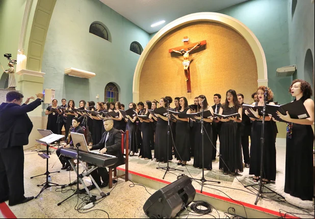 Concerto do Sesc Partituras emociona fiéis na Vila Operária