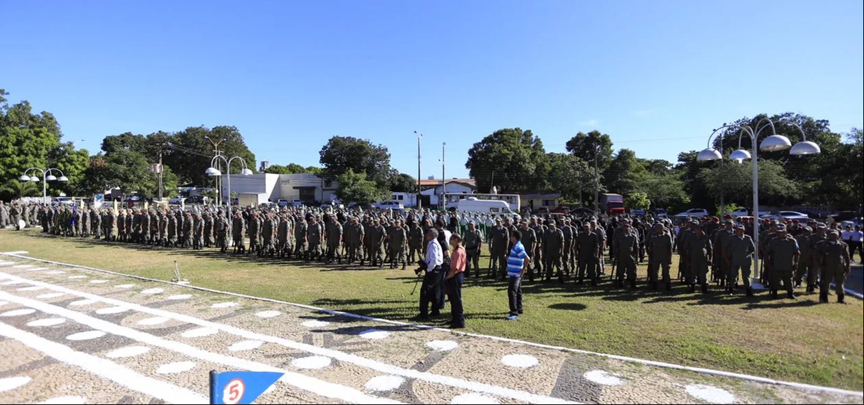 Policiais são homenageados pela Polícia Militar