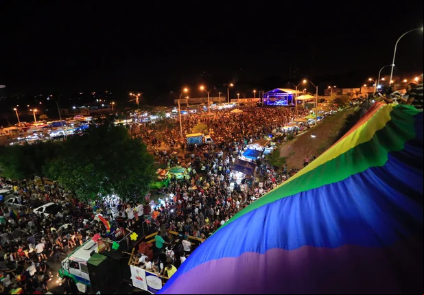 16ª Parada da Diversidade reúne milhares de pessoas em Teresina