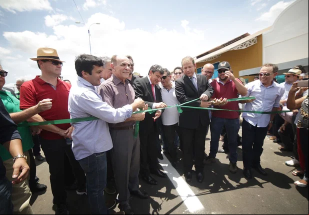 Inauguração do elevado da Miguel Rosa 