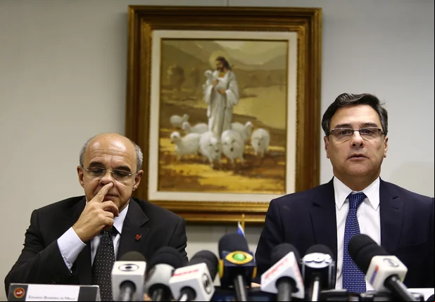Presidente do Flamengo, Bandeira de Melo, à esquerda
