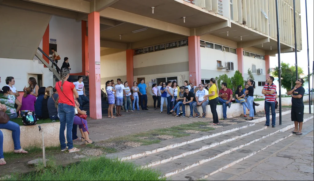 Protesto foi realizado na manhã desta sexta-feira