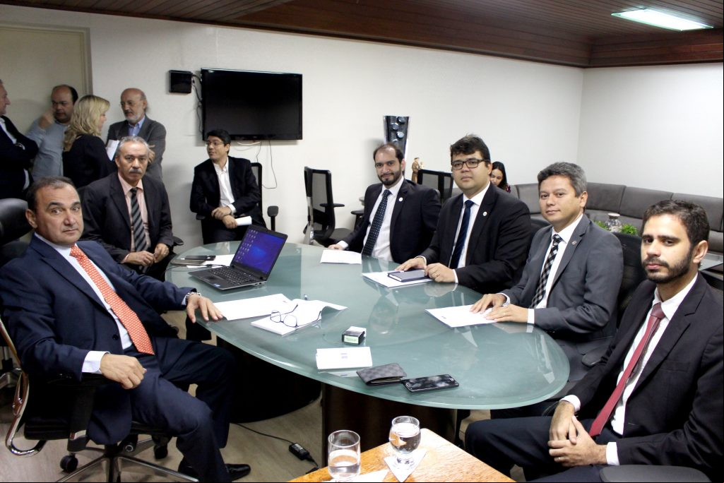 Reunião no Tribunal de Justiça com o desembargador Erivan Lopes e Chico Lucas