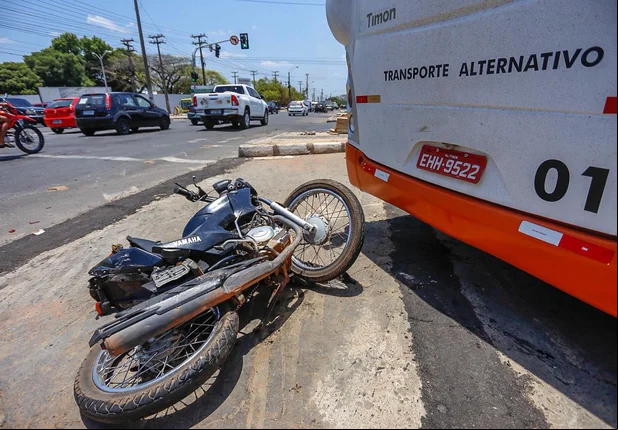Casal fica ferido em acidente na BR 316 na Tabuleta