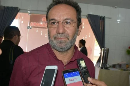Prefeito Jorismar Rocha exonera comissionados
