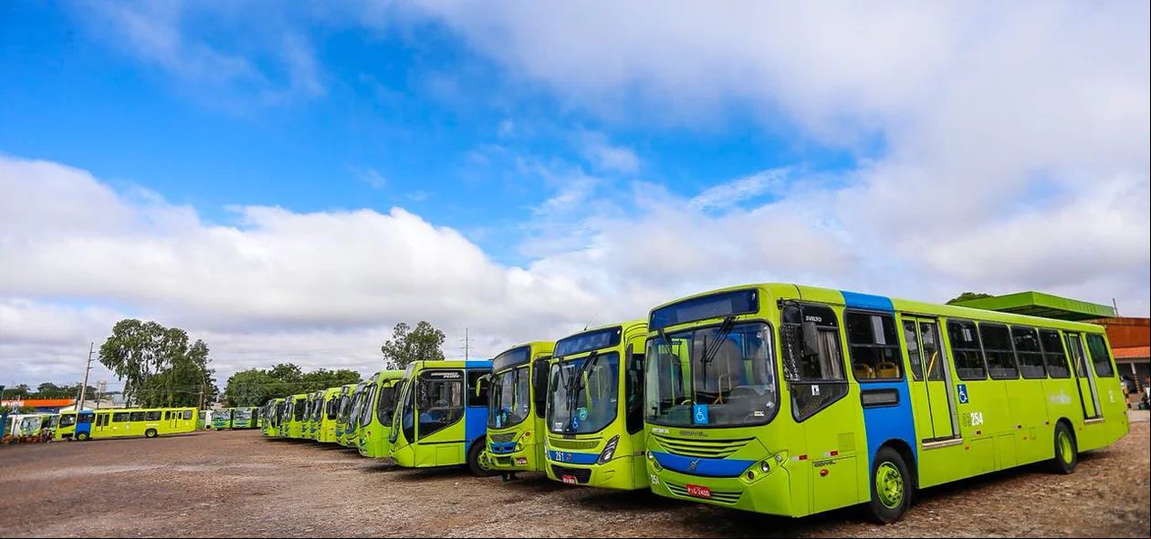 Garagem da empresa de ônibus Emtracol