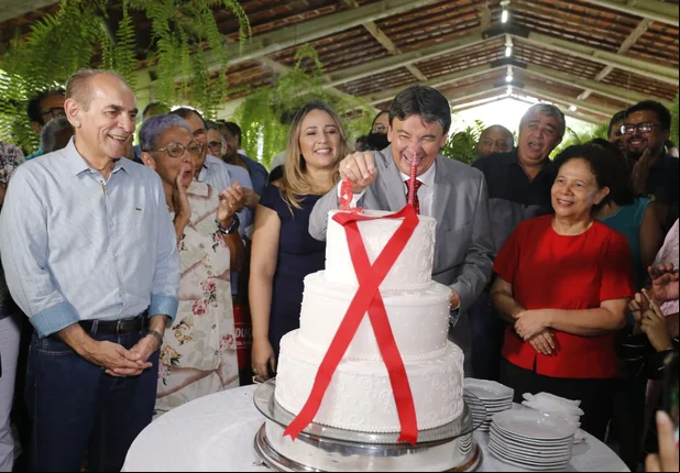 Wellington Dias comemora aniversário no Lar da Esperança