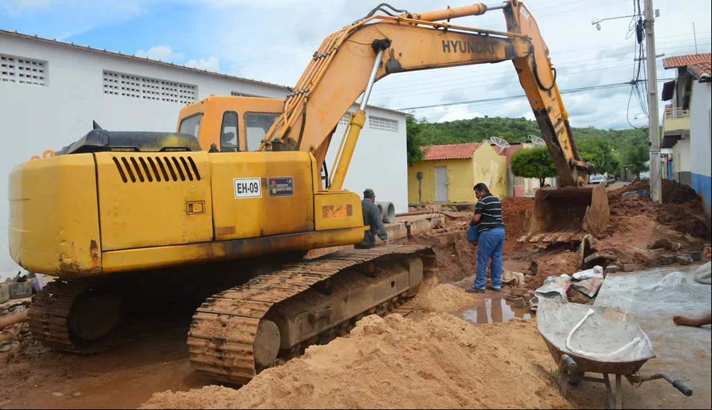 Trabalho está sendo feito em parceria entre Prefeitura e Agespisa