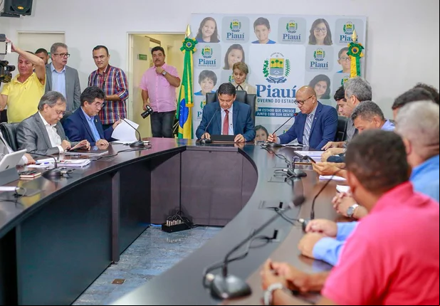 Wellington Dias participa de audiência com a Frente Parlamentar