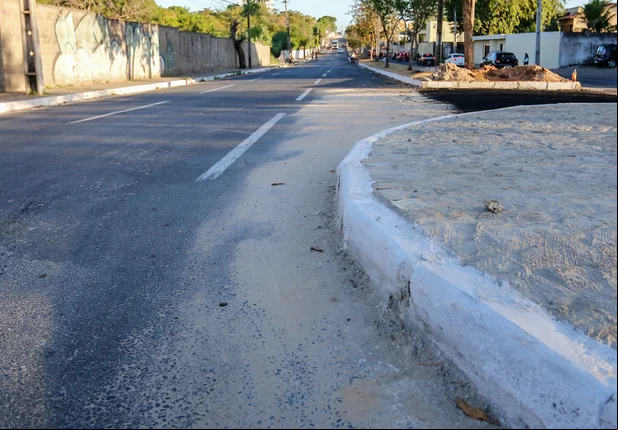 Rotatória mal feita prejudica o trânsito de avenida em Teresina
