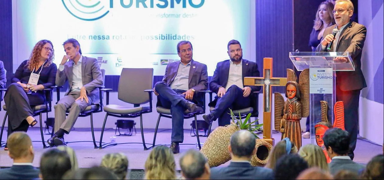 Prefeito Firmino Filho falou durante a palestra 