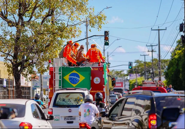Corpo do Capitão Anderson é enterrado em Teresina