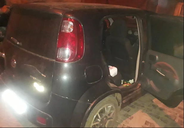 Veículo roubado que estava em posse dos criminosos