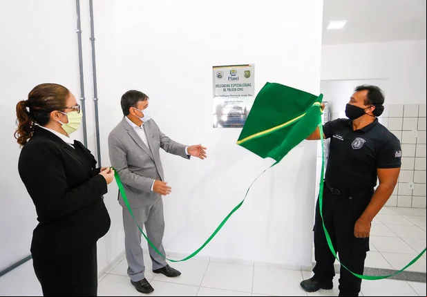 Governador realiza entrega do novo Complexo de Delegacias 