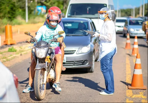 Barreira sanitária é feita na BR 343 em Teresina 