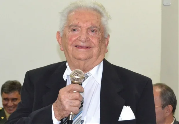 Picoenses dão último adeus ao médico e ex-prefeito Oscar Eulálio