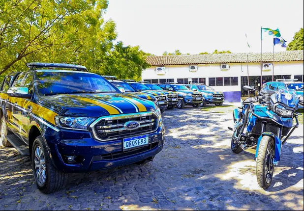 PRF-PI apresenta novas viaturas doadas pelo Governo Bolsonaro